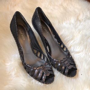 Metallic open-toed pump by Nine West